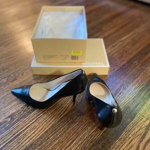 Michael Kors Flex-Mid Pump - Black Leather - Size 7 - Never worn, NWT